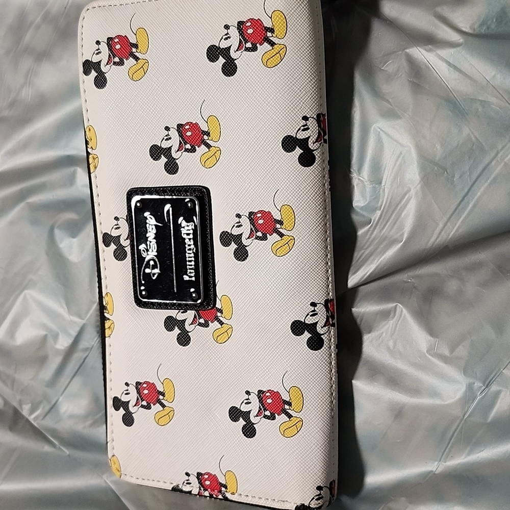DISNEY LOUNGEFLY WALLET